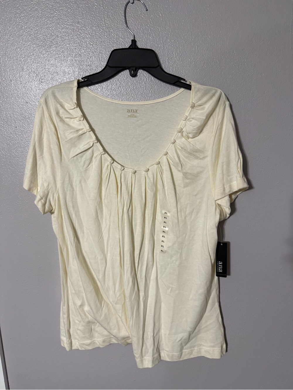 a.n.a Cream Short Sleeve Scoop Neck Top with Front Tucks